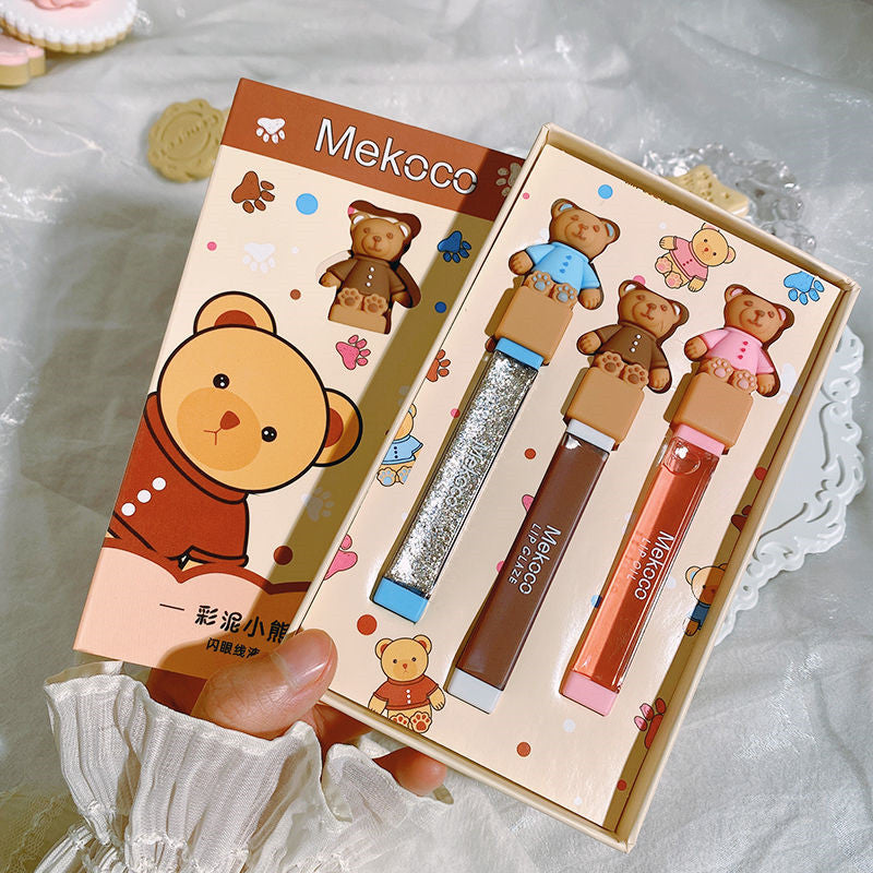 Three matte lip glosses HA0438