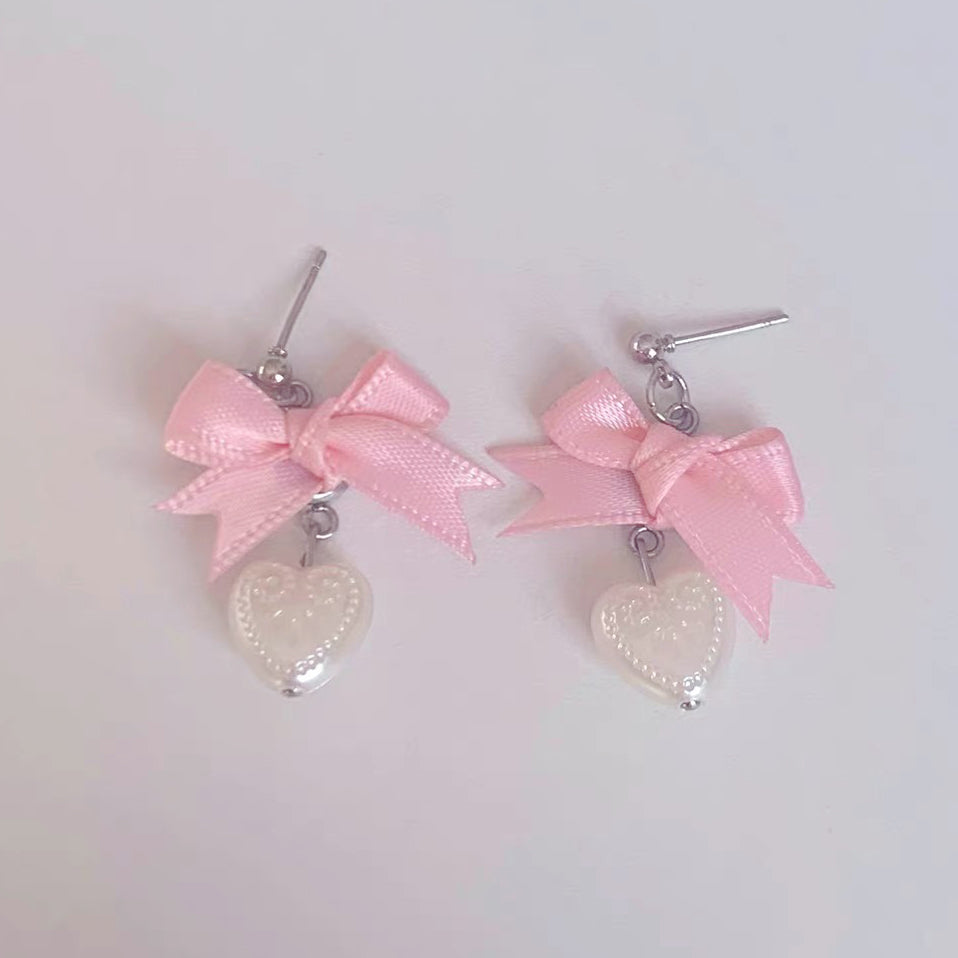 Bow Heart Carved Earrings   HA2178